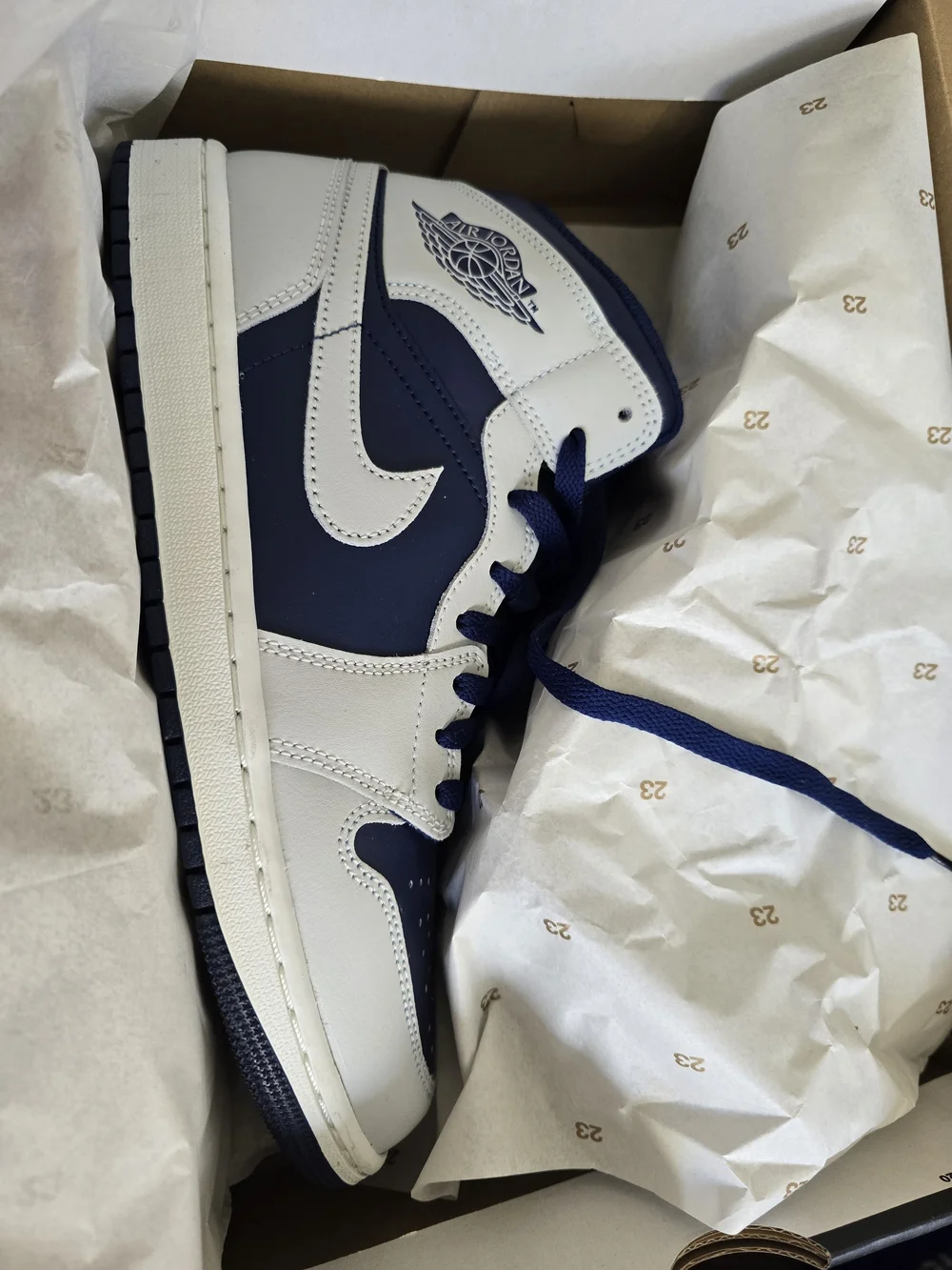 Nike Air Jordan 1 Midtop Men’s Sneakers - White & Navy - Picture 2 of 8